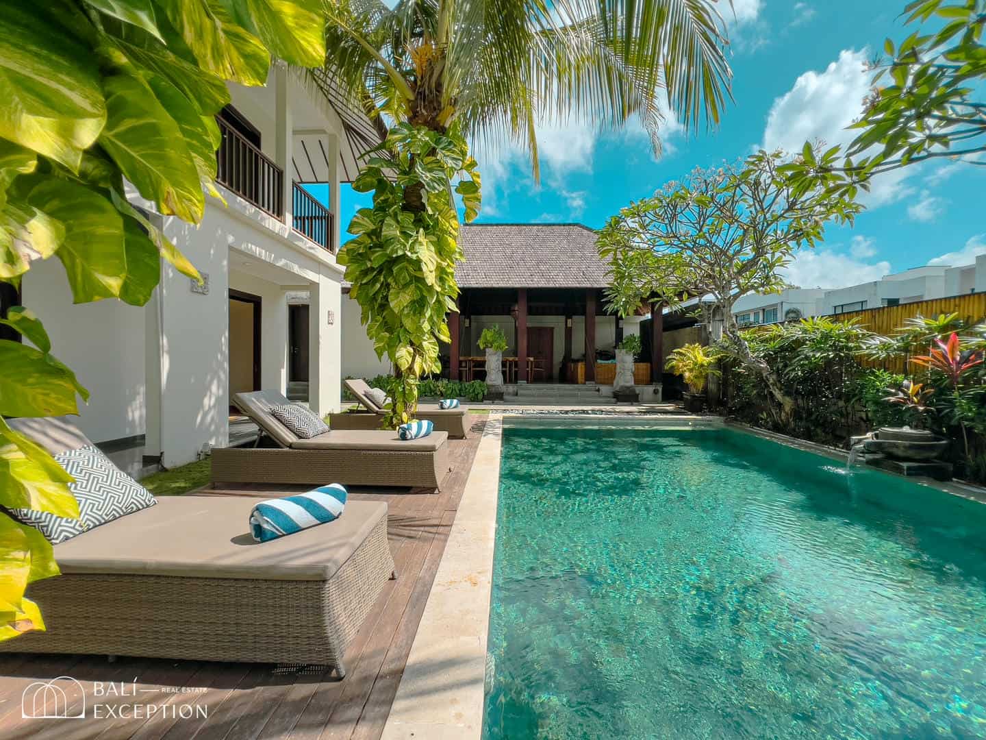 READY NOW 5 BEDROOM VILLA FOR SALE LEASEHOLD IN BERAWA BE-2277 